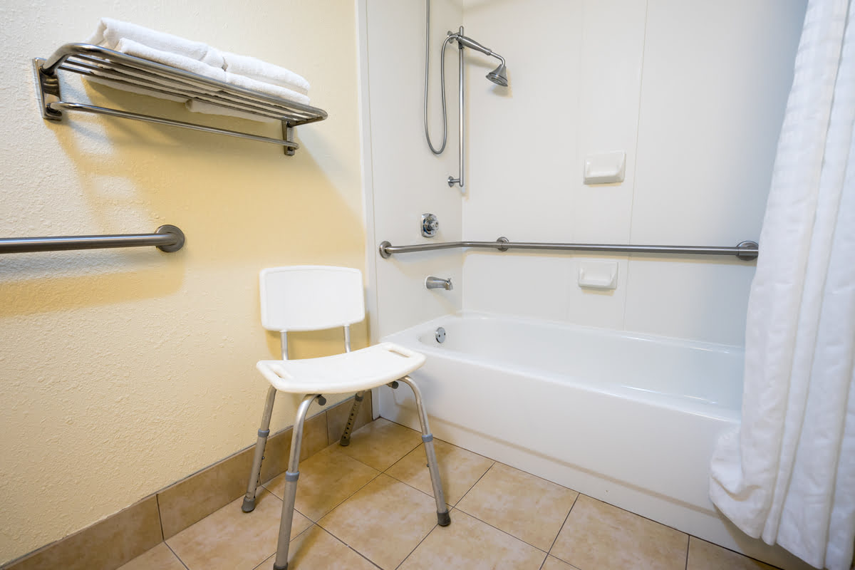 5 idées d'aménagement de salle de bains pour personnes âgées