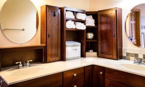 5 conseils pour garder l’armoire de votre salle de bain bien organisée
