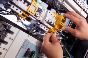 Conception et installation de coffrets électriques conformes aux normes de sécurité: guide professionnel