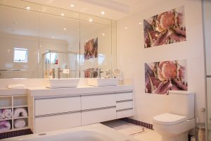 Salle de bains sur mesure : harmonie entre style et fonctionnalité