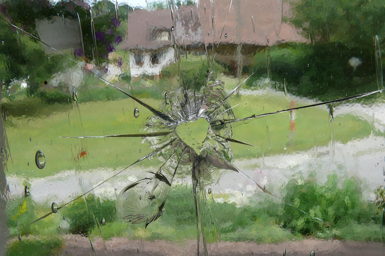 découvrez comment gérer les conséquences d'une fenêtre brisée, les solutions de réparation adaptées et les conseils pour prévenir les futurs incidents. protégez votre maison et redonnez-lui son éclat avec nos astuces.