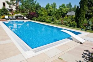 Taille et profondeur de piscine : comment bien choisir ses dimensions ?