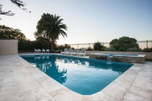 Installation de piscine : combien de temps durent réellement les travaux ?